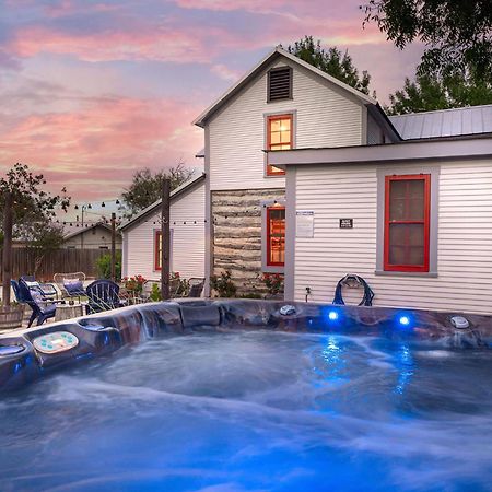 Villa Katarina Haus - Hot Tub & Fire Pit Fredericksburg Exterior foto