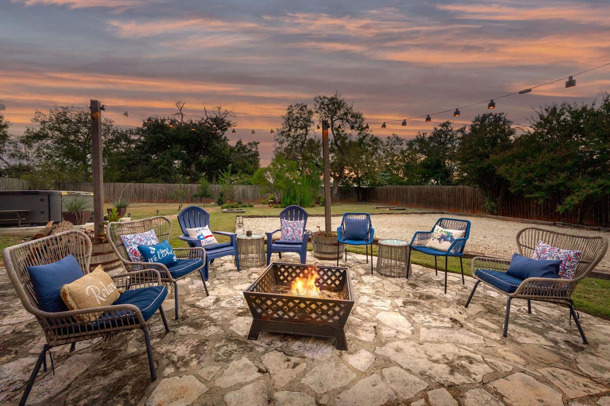 Villa Katarina Haus - Hot Tub & Fire Pit Fredericksburg Exterior foto