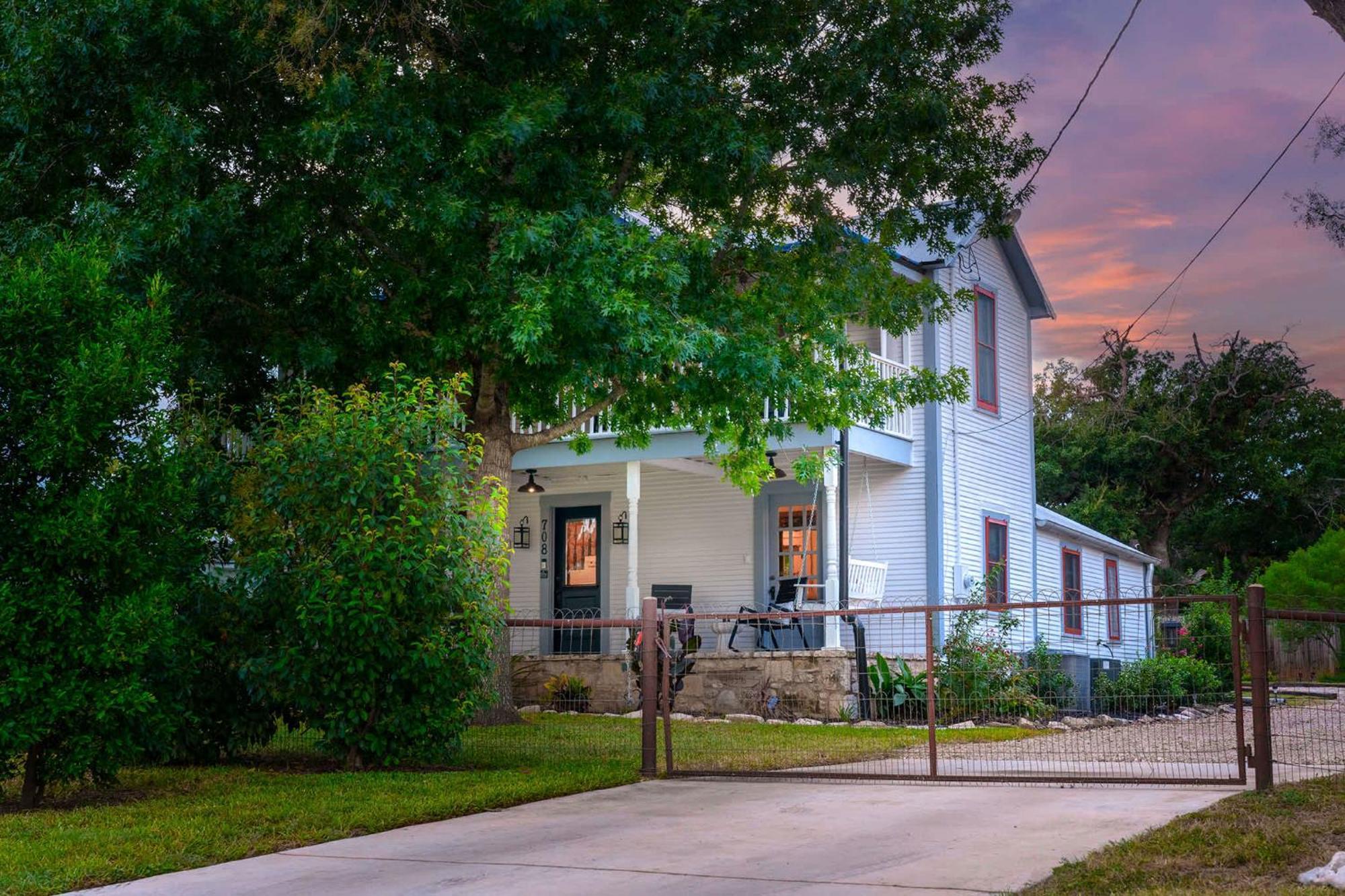 Villa Katarina Haus - Hot Tub & Fire Pit Fredericksburg Exterior foto